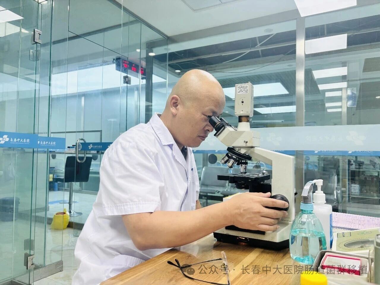 固原市|高朋磊医师：左手男科临床，右手肠道菌群移植深入研究